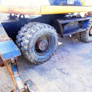 foto 19t excavator legs CAT M315D plates