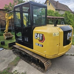 foto little used 5.5t mini excavator CAT 305.5 (China)