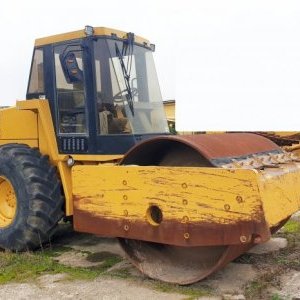 foto 15.6t/2.1m roller CAT CS583