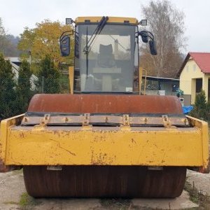 foto 15.6t/2.1m roller CAT CS583